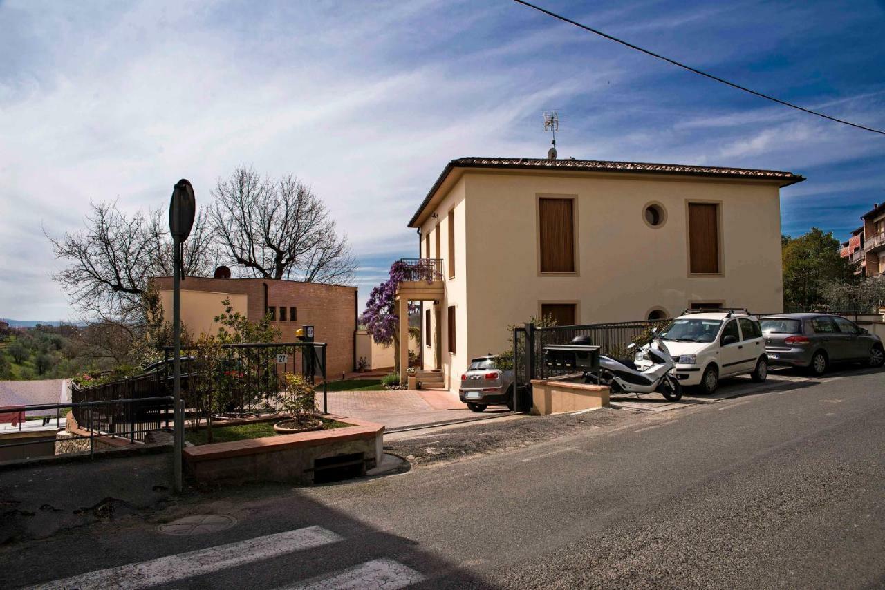 Casa Il Glicine A Due Passi Dal Centro Apartman Siena Kültér fotó